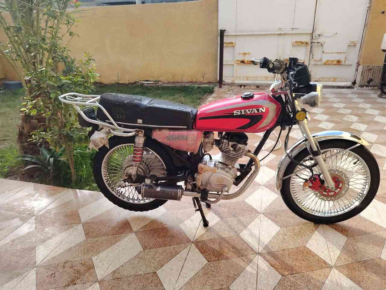 سلام عليكم  دراجه لبيع مديل 24اوراق سكنر دراجه مكفوله مابيهه كال نقص صالنصه رياضي دراجه خير من الله سعر 650وبيهه مجال/ مكاني كوت دجيلي / ***********
