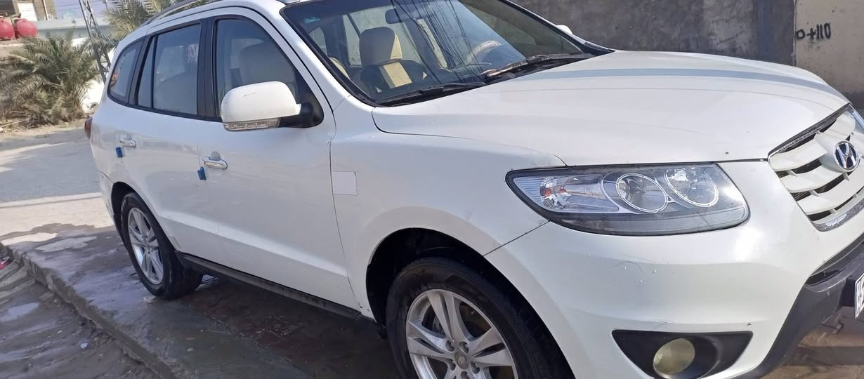 سنتافي موديل 2010 خليجي
فول مواصفات (فتحة /اربع بصمات /مري شفط /ثلاث قطع تبريد /سبعة راكب /محرك سته سلندر وجير مكفول/تخم تاير /حدادية جاهزة) 
في السيارة قطعة واحدة تبديل (چاملغ امامي بدون دواخل) 
ترهم مراوس حسب القناعة (يفضل سيارة ناصية) 
السعر 150 وبيها مجال 
للاستفسار الاتصال على هذا الهاتف بي واتساب 
***********
مكان السيارة النجف
