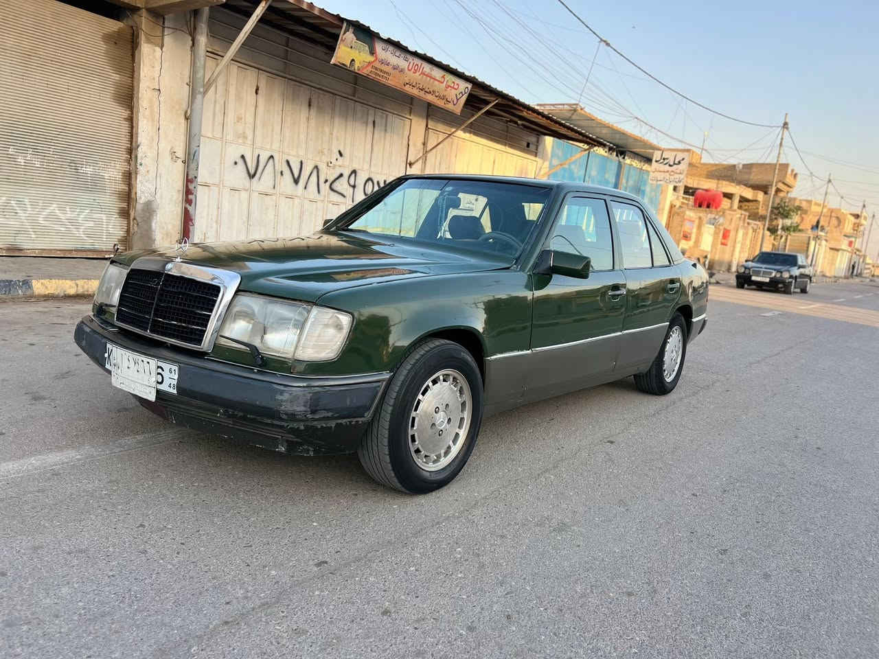 السلام عليكم شباب 🖤
مرسيدس دب موديل 1993 لون زيتوني 
رقم نجف تحويل مباشر ثاني يوم سنويه لغايه (2028) مكينه وكير بطه ديلكو 2500 مكفولات لا تنقيص ولا بخار تبريد ثلج ❄️ ويه سويج دواخل غرفه كامله جديده اني شادهن كشنات جلد كهربائي شغالات جام كهرباء سياره جديده وأحلى من صور 
العنوان واسط 
السعر 45 وبيه مجال 
رقم الهاتف ***********
