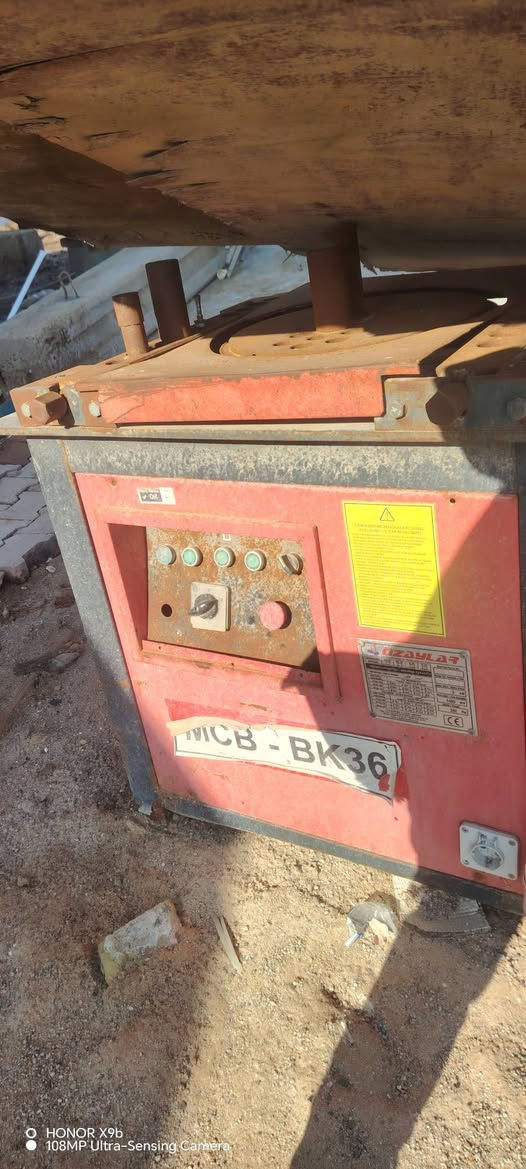 السَلٱمٌ عـَلـْيگمّ-ۈرحـْمّـٌة ٱللـّہ ﯙبُرگـّاتہ
مقص جبير وعواجه لبيغ. ***********
