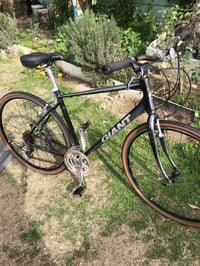 باسكل من نوع c700 ماركه جاينت  الحجم 28 السرعات خلفي 7 امامي 3 موديل 2...