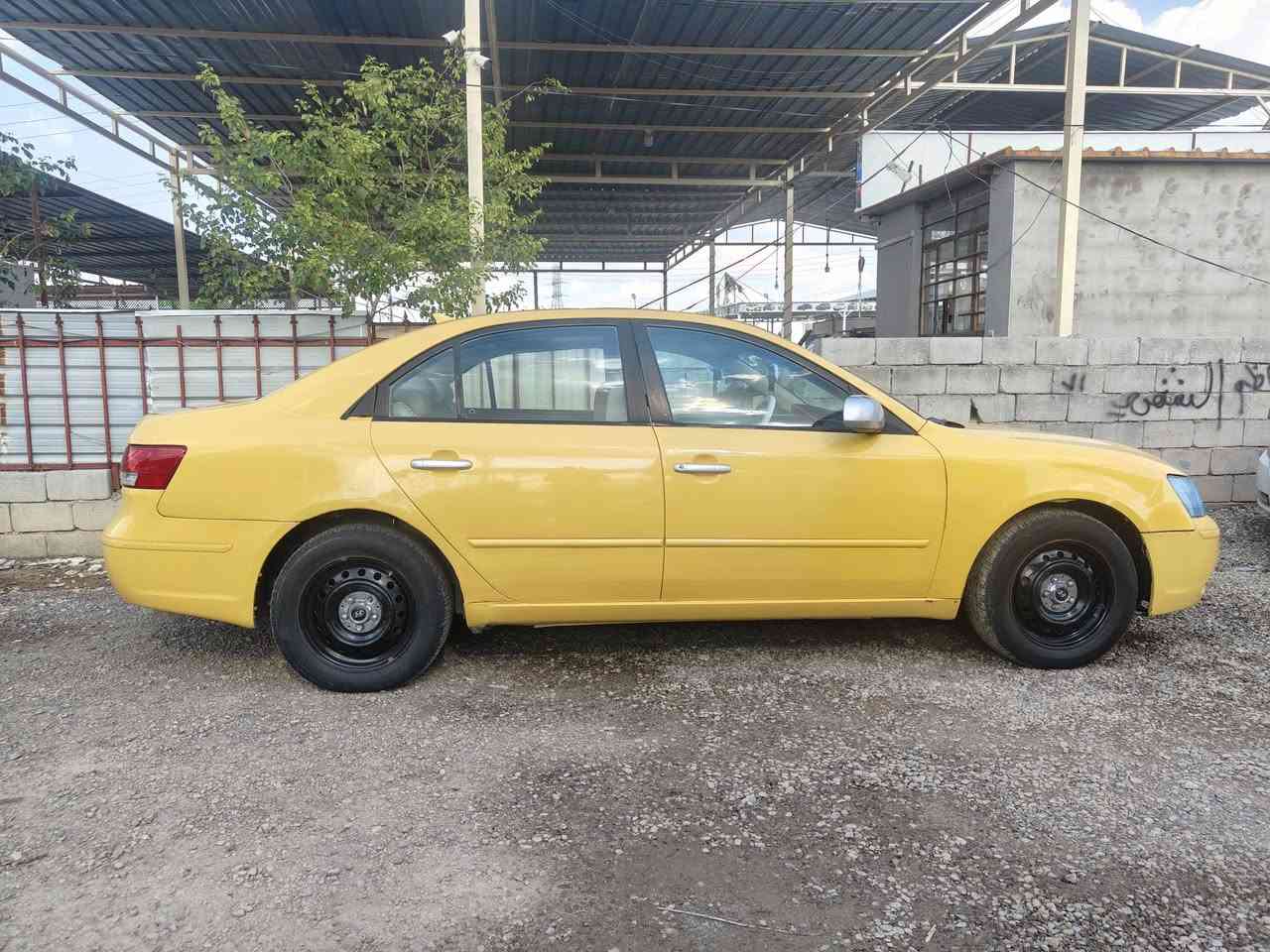 سوناتا 2009 وارد امريكي محرك 4 سلندر ضررها من أمريكي جامرلغ خلفي
سياره جاهزه وجديده مكينه كير مكفولات صدر كل زين تبريد شغال تدفئه تشتغل سياره جاهزه مكانها ديالى سعرها 85 وبيها مجال ***********
