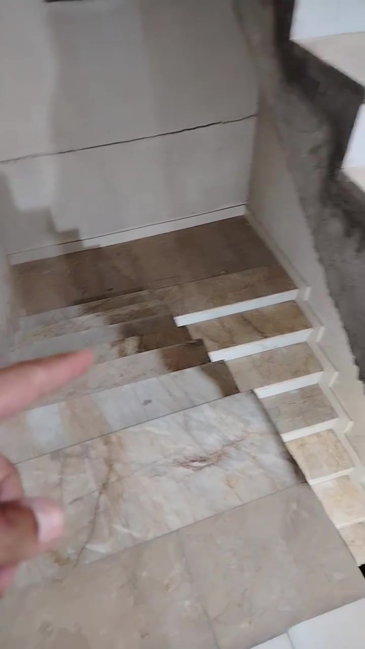 شقق للايجار حي زهور قرب كليه كنوز طابق اول كل شقة ٢ غرفه وصاله ومطبخ وصحيات اجاره شقه وحده ٥٥٠ الف جدد الاستفسار ***********

