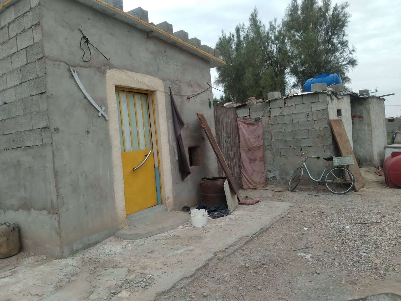 أرض زراعيه دونم واحد تحتوي ع بيت بي اربعه غرف واسقبال خارجيه عقد 17 كفاله فقط من العشاير المكان كوت نهاية حي الجهاد للاستفسار الاتصال على الرقم
السعر 25 فقط 
***********
او خاص
