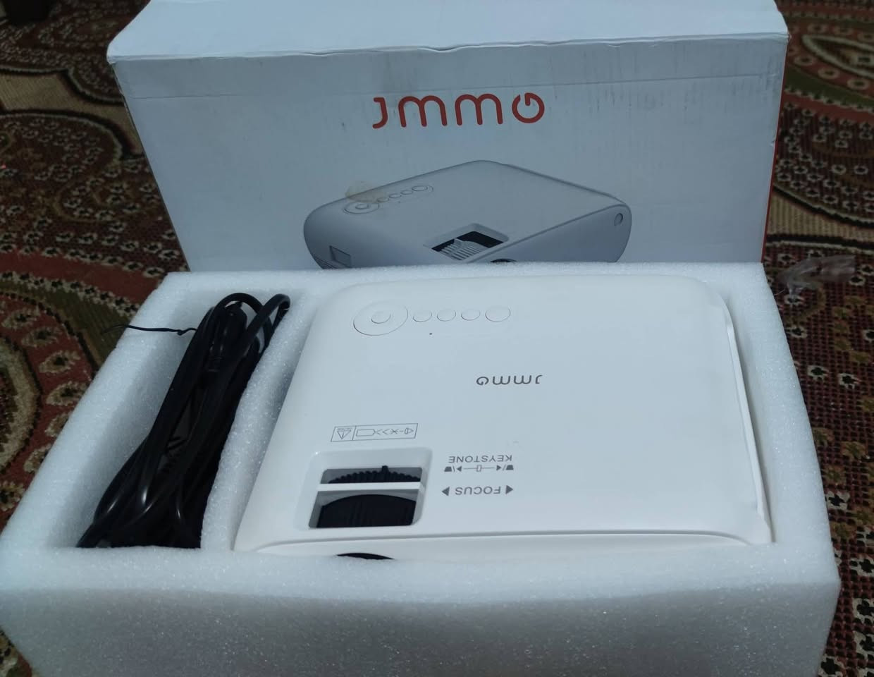 JMMO.
 جهاز يعرض من الموبايل ويدعم ال واي فاي وبلوتوث

يعمل هذا النوع من أجهزة العرض بتقنية LCD ويوفر دقة أصلية عالية. 

يدعم الجهاز تشغيل الفيديوهات بدقة 1080P لضمان جودة صورة واضحة. 

يتميز بحجم شاشة إسقاط قابل للتعديل يتراوح بين 20 إلى 140 بوصة، مما يجعله مناسباً لمختلف المساحات. 

يعتبر الجهاز محمولاً ومثالياً للاستخدام المنزلي أوالتعليمي

سعره 30 

العنوان الموصل حي الوليد قرب مدرسة النيل للبنين


**إذا كنت صاحب هذا الإعلان وتريد حذفه لأي سبب، رجاءا أرسل رسالة إلى الدعم الفني**