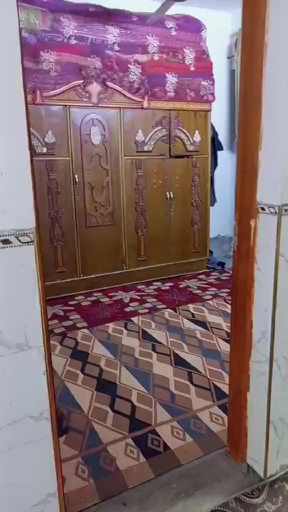 دار البيع مساحه 150 نزل 15 جبهه10 في منطقة احي سفير قرب ابوعلي االمضمد رقم الهاتف ***********
