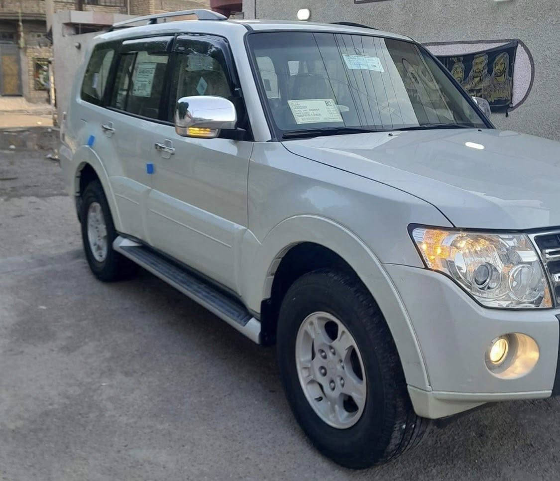 باجيرو موديل ٢٠٠٩ خليجية مكفولة كفالة عامة 
 مكينة ٦ سلندر  3000 / ٧ راكب ٣قطع تبريد فور ويل 4x4 يدات نيكل داخل صاج اشاير بلمري مري شفط ويل كب لون ابيض صدفي ماشية 115وبيهة مواصفات اكثر مكينة وكير خير من اللّٰه صدر امامي وخلفي جدد تبريد ثلج تخم تايرات جدد كهربائيات كلهة شغالة سياره جاهزه من كل شي اي نقص مابيهة سيارة مال بيت سعر 140 وبيهة مجال للشراي 
للستفسار
***********
 رقم سليمانيه الدولي الجديد بسمي تحويل مباشر
عنوان ديالى / جلولاء
