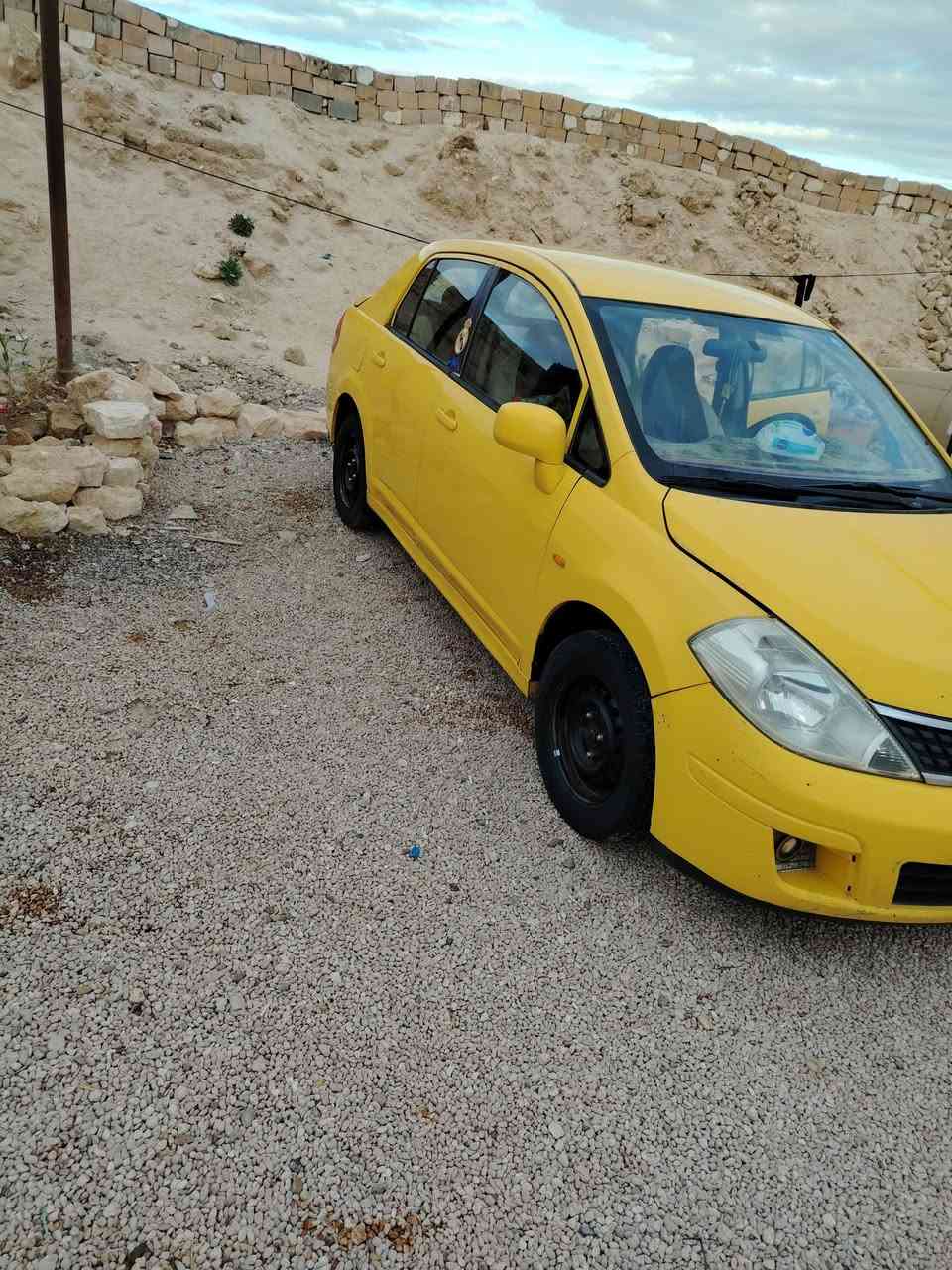 نسان فرسه 2009 رقم انكليزي جديد مصفره غرامات هيه 
سياره بسمي مكينه حداديه شرط شراي انتصال ***********
