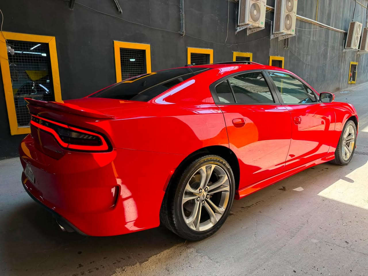 السلام عليكم
دوج جارجر GT Plus 2022( خـليـجـي )✅

اللون برتقالي 🍊

فول 1/1 عدا الرادار✅

(خليجي)  وكاله هارلم ✅

كفاله عامه من كلشي ✅

سونارها وياها وين ميعجبك افحص

الارضيات منازله 

العداد :24الف مايل

المحرك : V6.  3.6L

رقم اربيل الجديد سنويه جديده هزه جديده

المواصفات :

نقطة عمياء

داخل احمر جلد

مصابيح أمامية زنون

كشافات الضباب زنون

المصابيح الأمامية مع LED

حساسات خلفية

حساسات اماميه

شاشه كبيرة مع نظام ملاحة نفكيشن GPS

سستم صوت الپاين

فتحة سقف (سلايد)

المقاعد الأمامية كهربائية

ذاكرة لحفظ وضعيات الجلوس (ميموري)

مقاعد أمامية تبريد وتدفئة

مقاعد خلفية تدفئة

تشغيل عن بعد

المقود كهربائي

تدفئة مقود القيادة

محدد سرعة

تلفون بلوتوث

كاميرا خلفية

مرايا متحسسة للاضاءة العالية

كير شفتر بالستيرن

دخول ذكي (بصمة)

موصافات ال Gt plus معروفه فول عدا رادار

رقمي.*********** واتس

تحويل وكاله ✅

***********✅

مكاني اربيل✈️🌍
