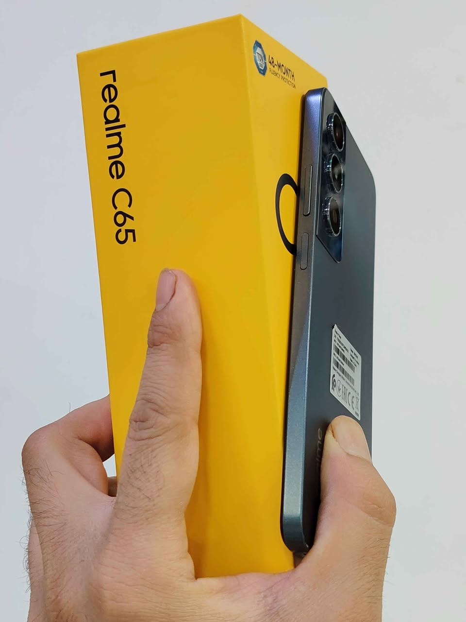 السلام عليكم للبيع ريلمي C65 استخدام قليل كامل ملحقات الاصليه جهاز حاله حال الجديد ذاكرة 256 جهاز مواصفاته قويه السعر 170 الف وبي مجال مكاني البصرة *********** البصرة, العراق
