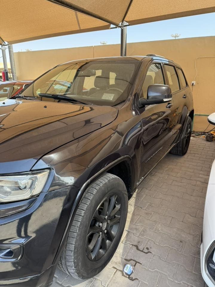 🚗 للبيع: جيب
📍 مكان السيارة: كربلاء 
📞 للتواصل:***********
💰 السعر:١٤٠ وبيه مجال
🛠️ المحرك:6 سلندر 

•
•فول فول خنك

⚠️ 
•  
• وارد خليجي
• رقم السيارة: بغداد
• لون السيارة: اسود
• باسم المالك- شرط امداور
