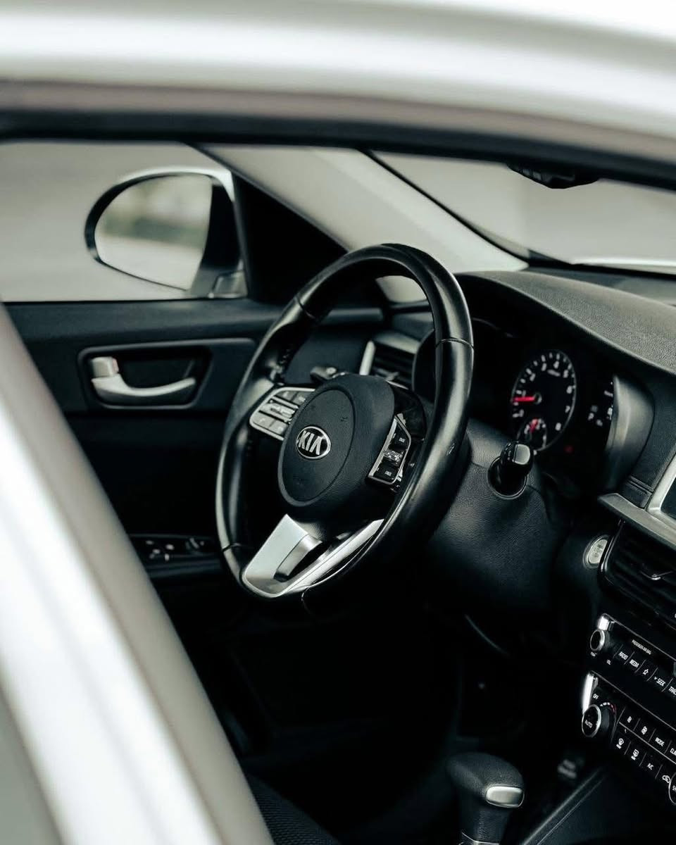 كيا اوبتما موديل 2019 ( 2.4 )
فول مواصفات بصمة بارنوما فتحة 
رقم صاحب سيارة ***********

🟩 السعر  _ الطلب في التعليقات سيأتي إليك مباشرة 
                  فقط على الصفحة مو على كروب 

مواصفات السيارة 
محرك 2400
رادار امامي
رادار خلفي
تحديد مسار
حساس خلفي
قيادة ذاتية
بريك ذاتي عند الاقتراب من السيارة القريبة
فول تحكم ستيرن
شاشة اعطال
شاشة كبيرة 
لد نهاري
اشاير بالمري
ثلاث وضعيات قيادة
‏Abs
بلوتوث اواكس
صندك بصمة
حادث السيارة مرفق في المنشور
ملاحظة/ باب خلف السايق توحيد لون مع الجاملغ الخلفي 
البنيد سرقة ومبدل بلادي مع الجاملغ الايسر
رقم صاحب سيارة ***********
