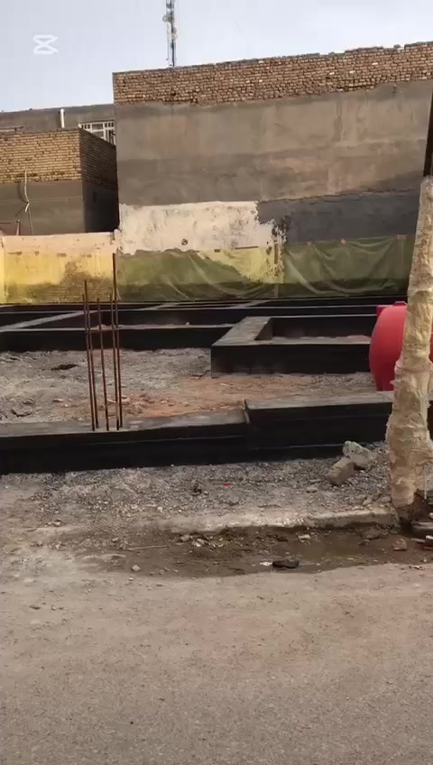 بتلو للبيع المساحه 210م
يتكون من غرفتين وصاله ومطبخ وديوان
ومنور وحمام داخلي وصحيات خارجيه 
الموقع حي الجامع 
غير متواجد ع الفيس 
رقم صاحب القطعه   ***********
