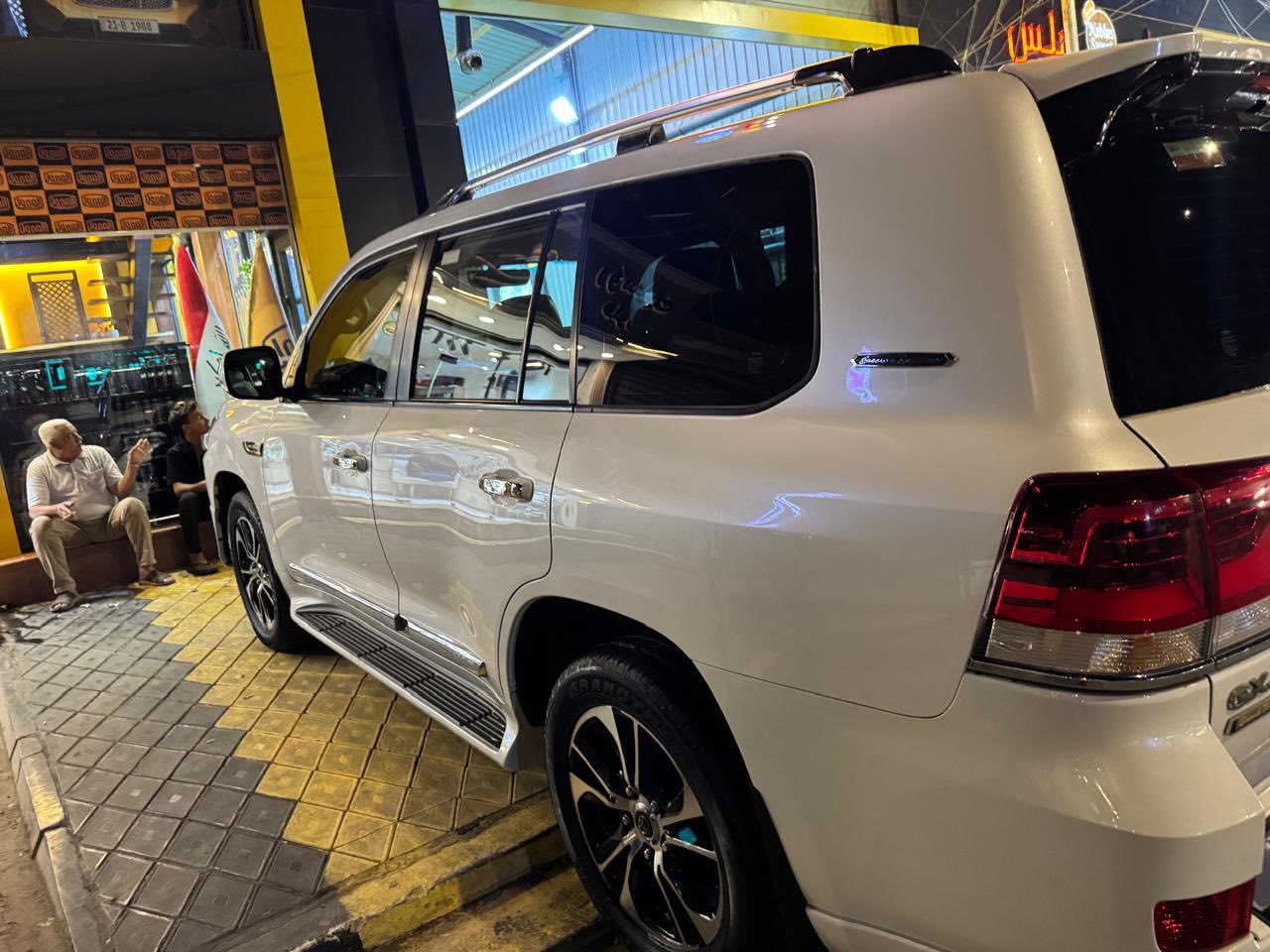 السلام عليكم
لاندكروز  GXR 
٢٠٢١ رقم اربيل وكاله او تحويل 
٦ سلندر 
شركات 
سياره كلين فقط بي دي آر بالقماره حالوب صار بيهة 
كامله مواصفات شركة المهند 
السعر ٤٩،٠٠٠ 
٤٩٠ ورقه
*********** 
مكاني بغداد المنصور او الشعلهً
