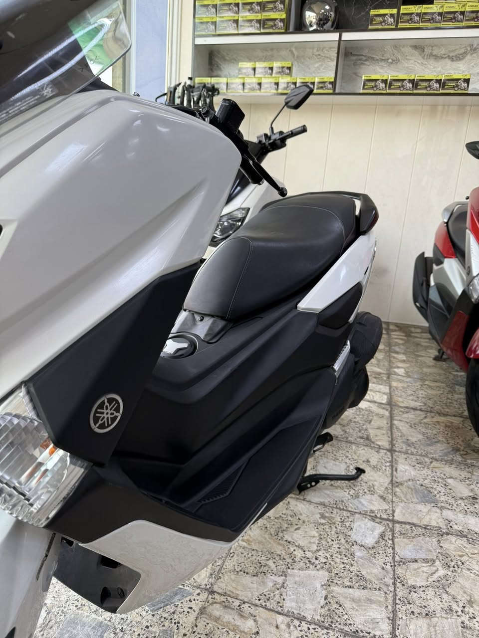 السلام عليكم
دراجه ياماها  2018 NMAX

ياباني نظام Aps استان حساس الدراجه جديده بمعنى الكلمه نزلتهة رمبه

الدراجه بانزين محسن والدهن كله موتل

الدراجه بحاله الوكاله جيب اي فيتر وياك وتعال

السعر 14 ورقه وبيهة مجال حگ الجيه المكان بغداد الكاظميه الرقم ***********
