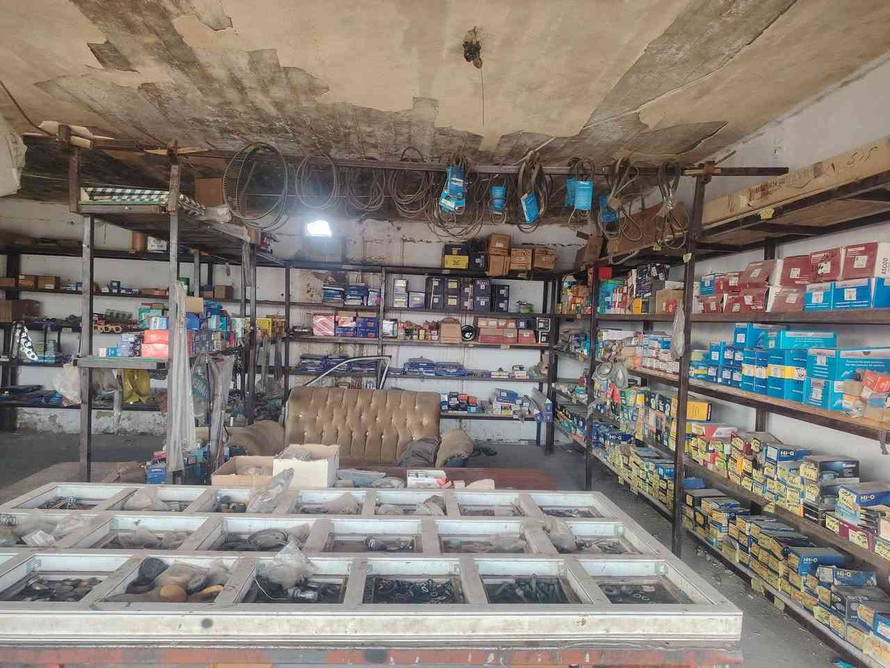 السلام عليكم يوجد محل مواد حتياطيه في قضاء العلم الحي الصناعي القديم المحل بي خير من الله غراض مليان غراض يريد جرد يريد گوتره 
رقم الهاتف. *********** صباح
