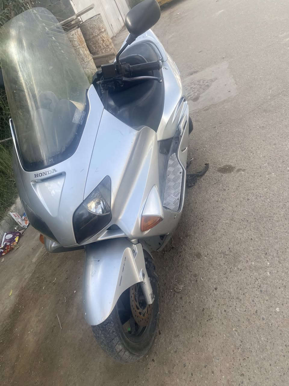 سلام عليكم دراجة فورزه 06لبيع مكينة مفتوحة دراجة حلوه خير من الله لسعر 800بية مجال مكاني بياع تقاطع درويش رقمي***********
