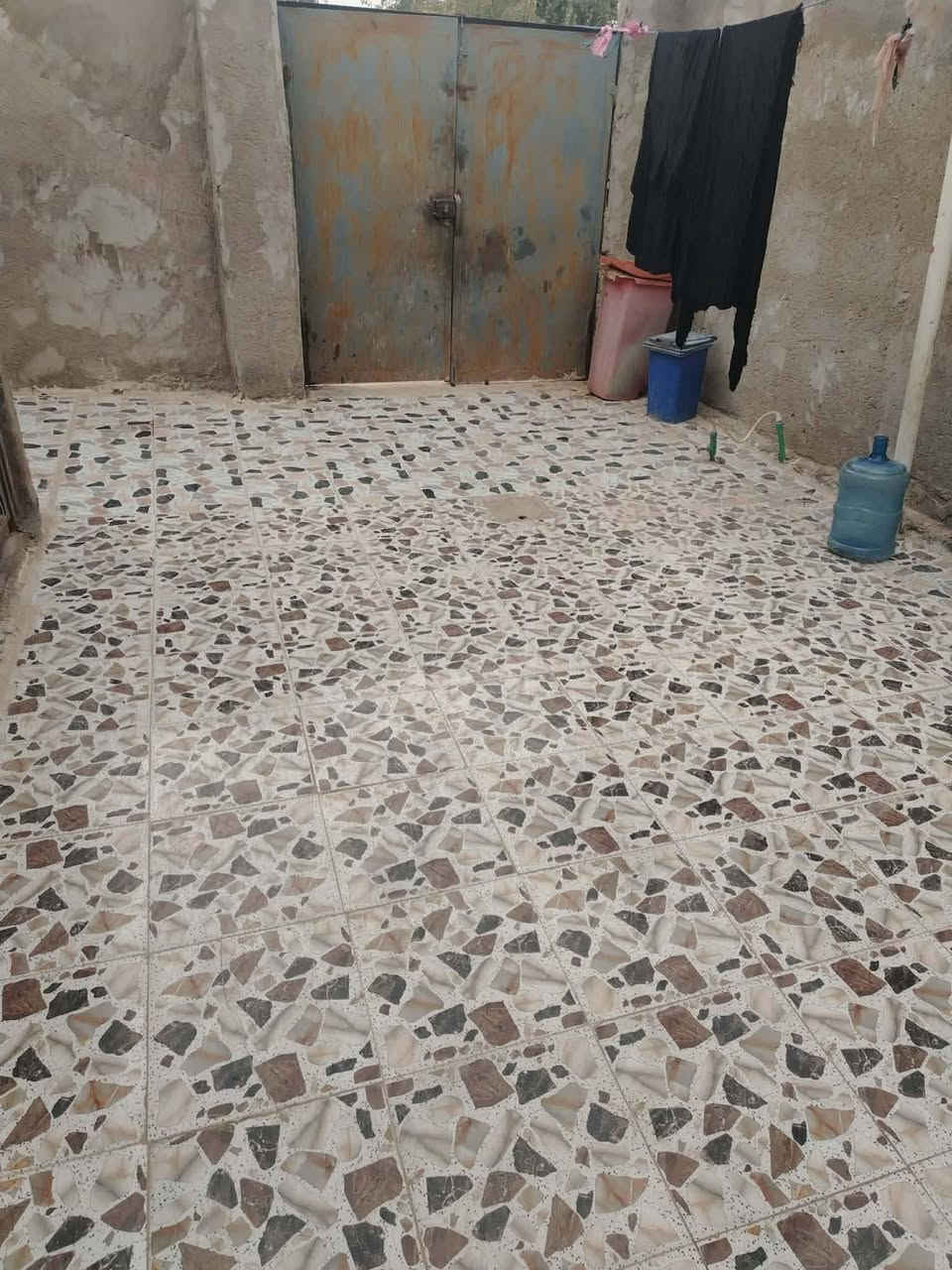 بيت للبيع 

براكيه شارع مطار قديم ركن قرب اسؤاق الامير المساحه 160 السعر35وبي مجال 
يحتوي على غرفتين وصاله ستقبال ومطبخ وصحيات  وطارمه 

مباشر من صاحبه  شرايه راسلوني
#متابعين


**إذا كنت صاحب هذا الإعلان وتريد حذفه لأي سبب، رجاءا أرسل رسالة إلى الدعم الفني**