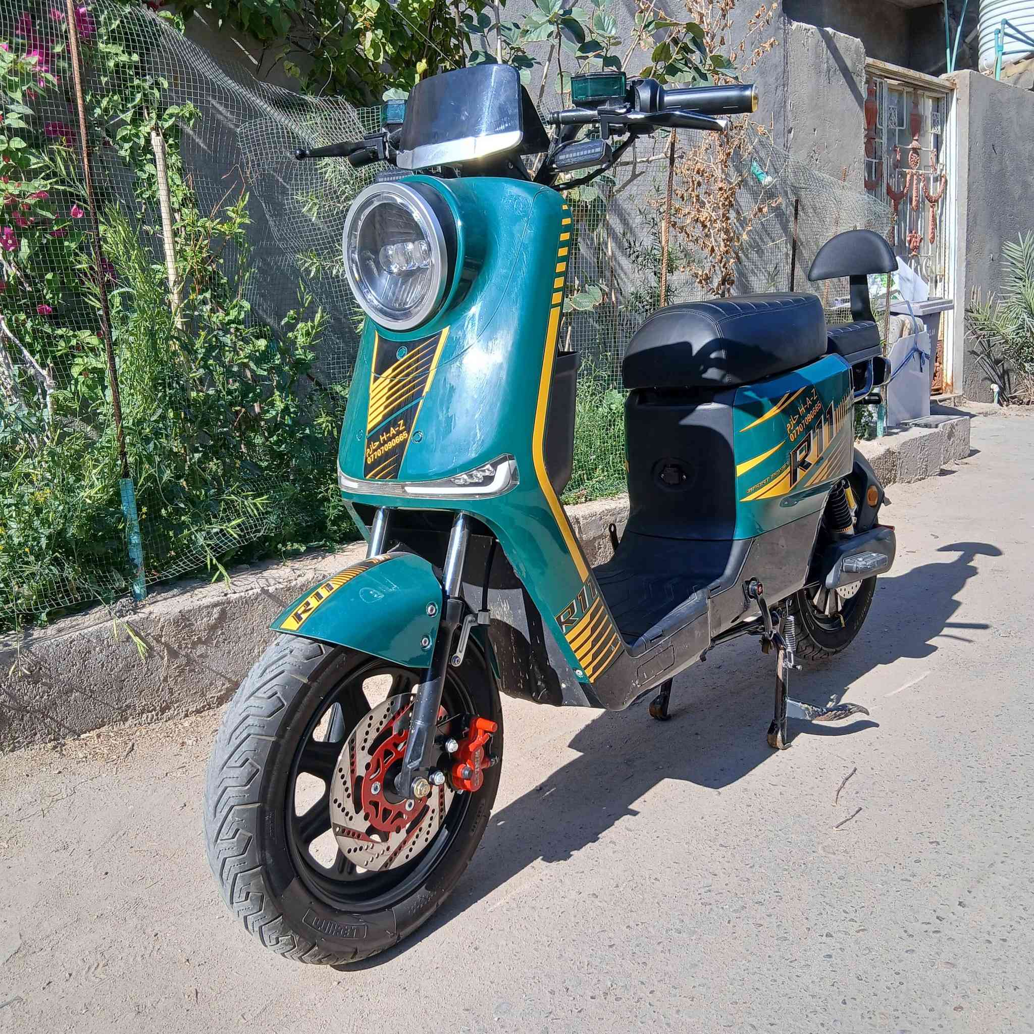 دراجة R11 اخت الجديدة دراجة مامتعوبة تجي وشوف بعينك كلشي شغال بيهة بطاريات جدد السعر 550 العنوان شط العرب للستفسار خاص ***********
