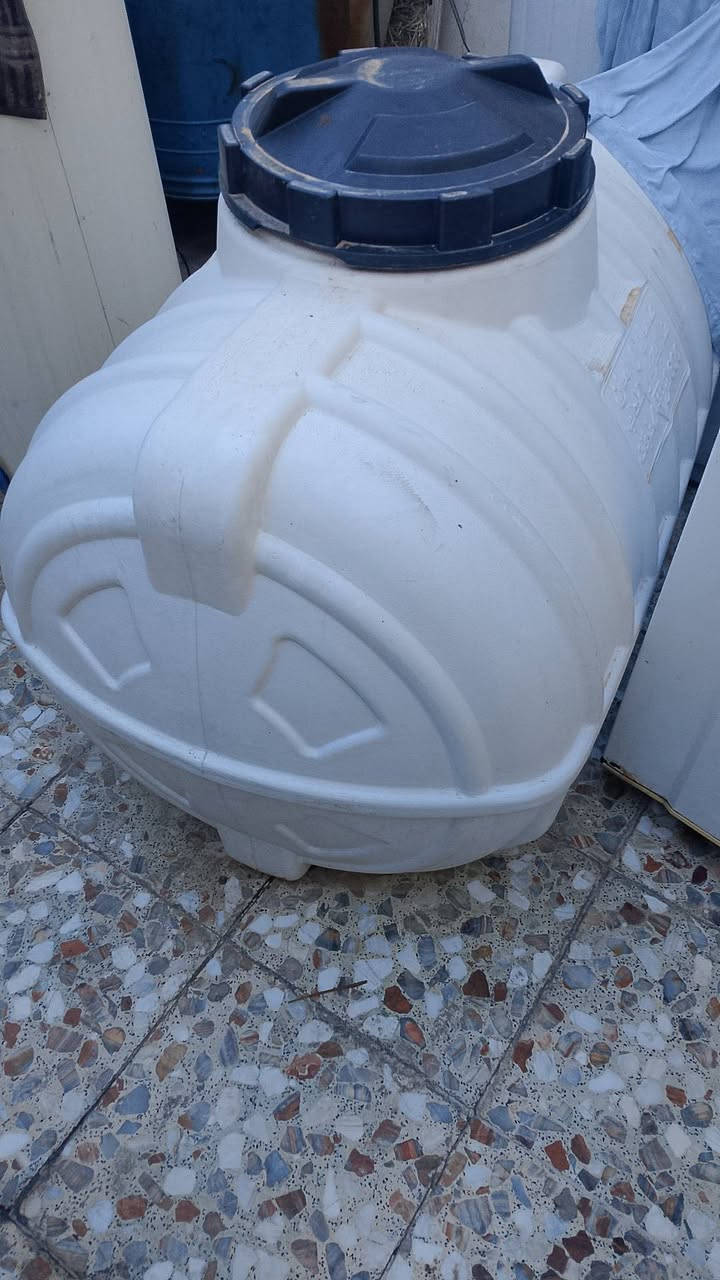 متاح غراض مال بيت نضيفة طباخ+ثلاجة+كيزر+ تانكي+ مبرده+ تنور  عنوان بغداد ***********
