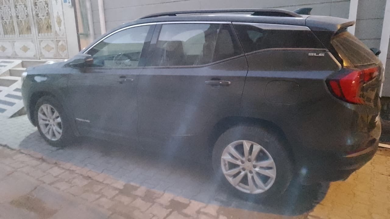 جمسي تيران 2020
ماشيه55000
السعر 180
لون اسمنتي 
