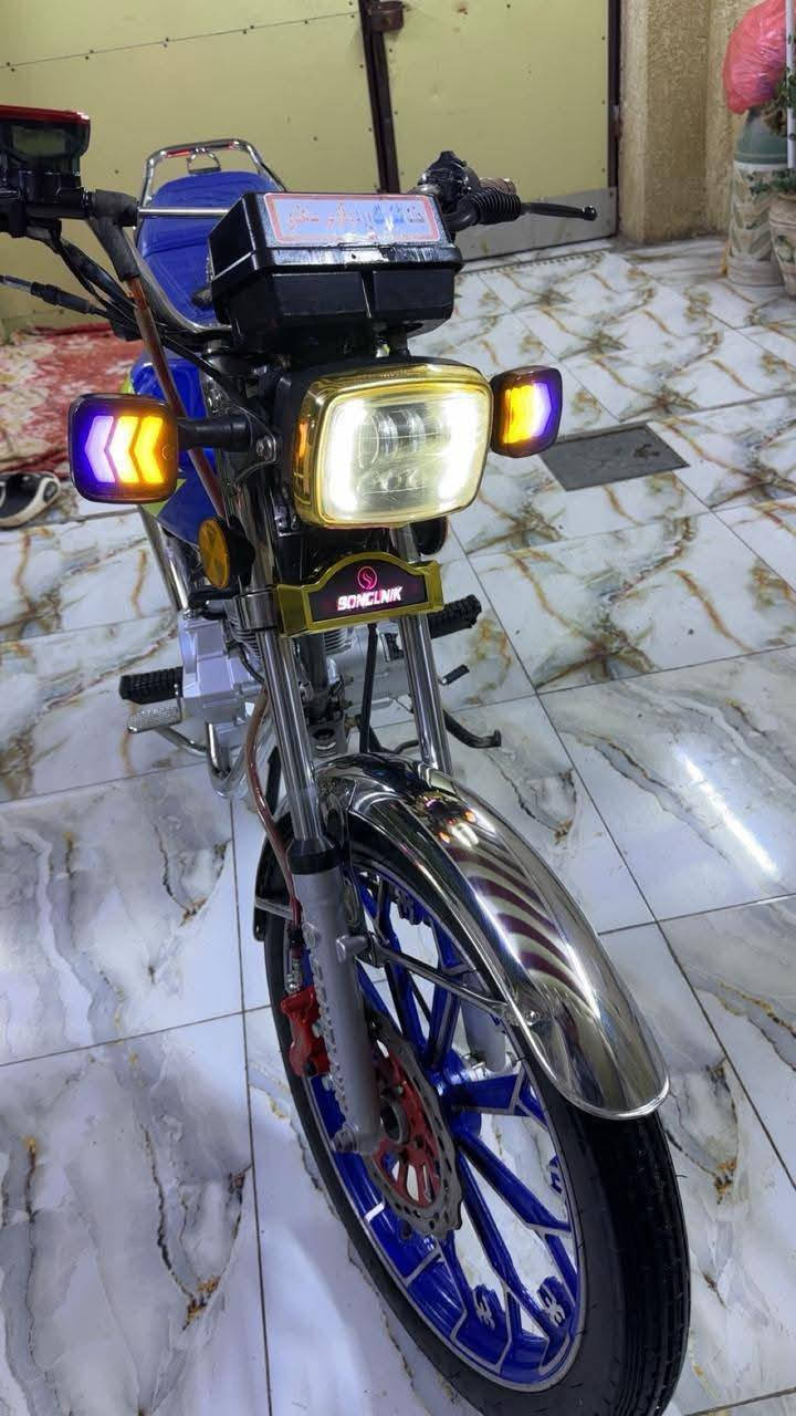 سيفان للبيع موديل 25 مكفوله  دراجه نظيفه وكيل   ماشيه قليل  سويج بصمه ريموت بصمه اصبع هندر  كله  شغاله نكره سلف جهاز نذار  كهربائيات كلهاء شغاله اوراق كامله  سعر775 و بيه مجال مكاني حله 
***********
