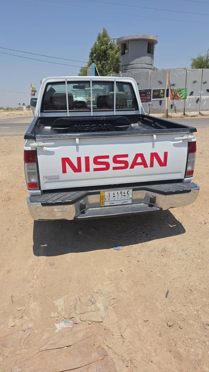 نيسان  شبوط موديل ٢٠١٤ رقم ديالى حدادية تخم تاير سياره جديده بدون اي نقص مكان السياره ديالى بعقوبه ***********
