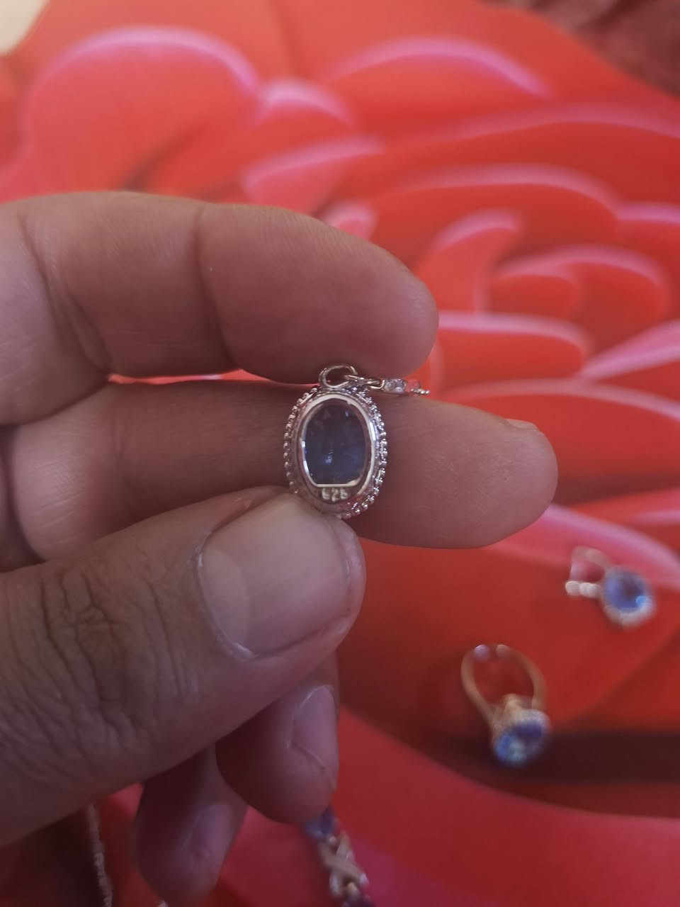 تخم بهيج شكل مختوم ٩٢٥ لي يفيدنه ينطي سعر


**إذا كنت صاحب هذا الإعلان وتريد حذفه لأي سبب، رجاءا أرسل رسالة إلى الدعم الفني**