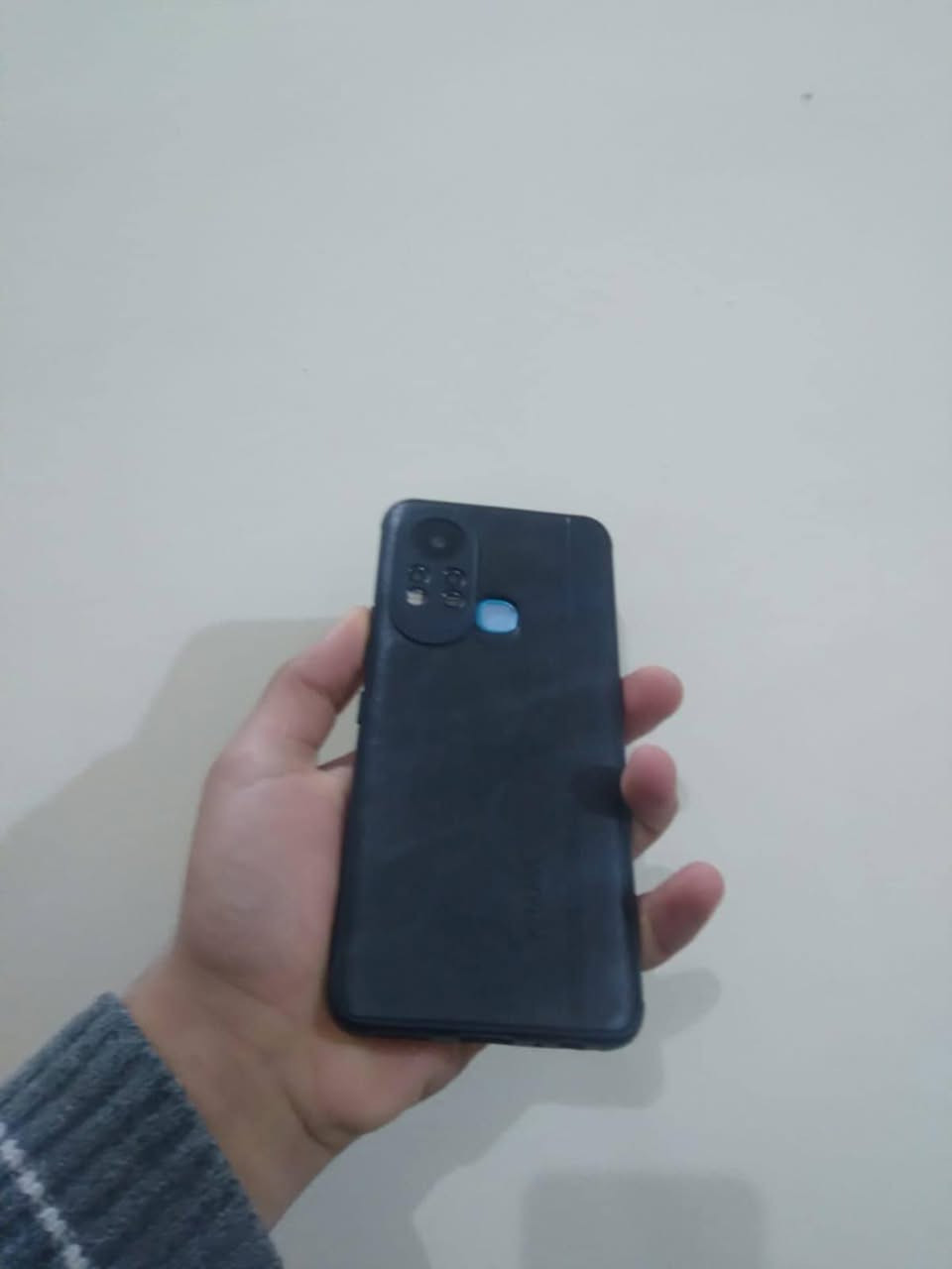 سلام عليكم موجود مبيل للبيع مبيل شاشه مبدله اصله وشرك خفيف بل شاشه ذكرتو 128الرام 6+6البطريه 5000 
للتوصل ***********
