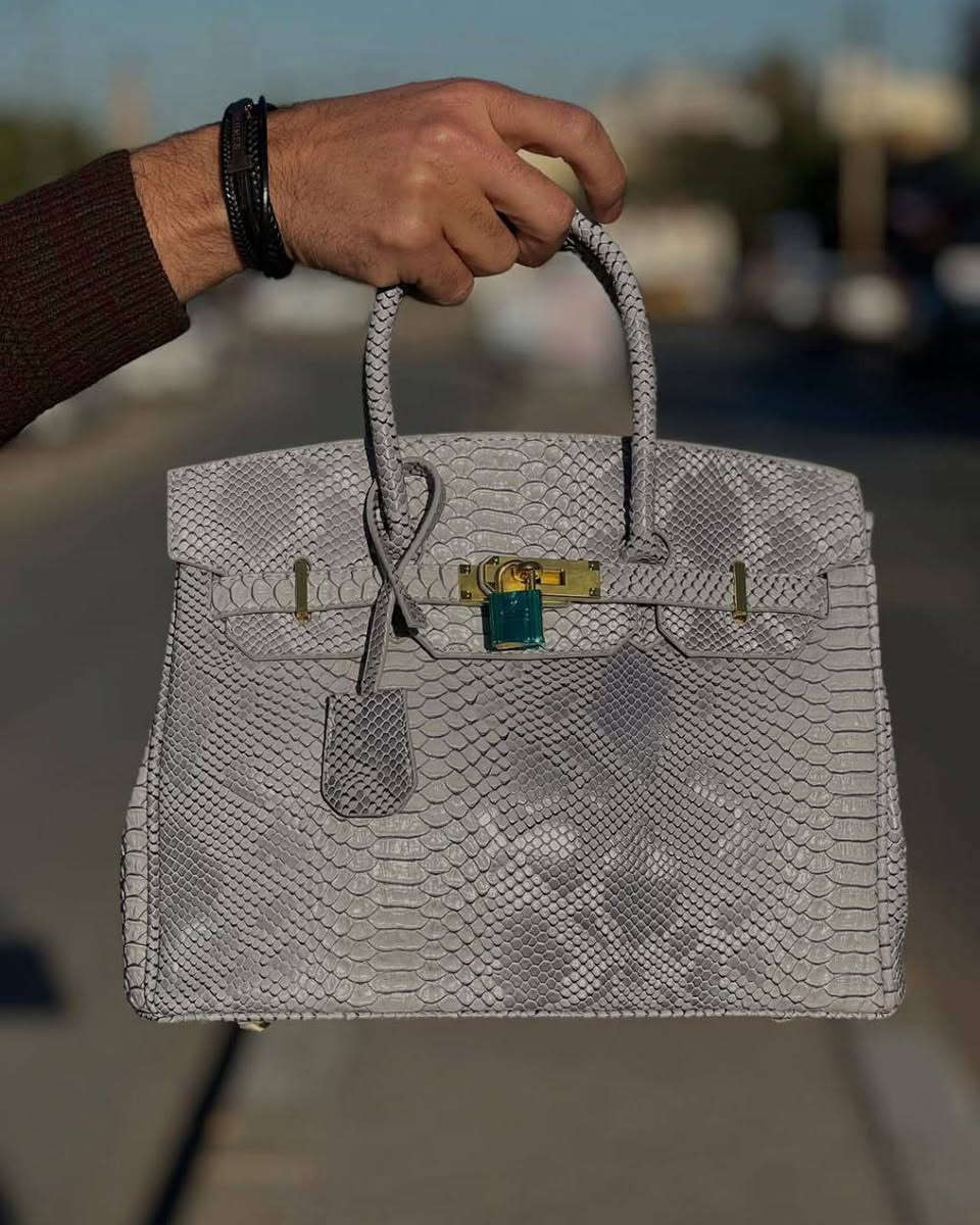 جنط ماركه هرمز _ ديور _كوجي _لوي فيتون  تجي مع بكس فخم ❤️‍🔥


**إذا كنت صاحب هذا الإعلان وتريد حذفه لأي سبب، رجاءا أرسل رسالة إلى الدعم الفني**