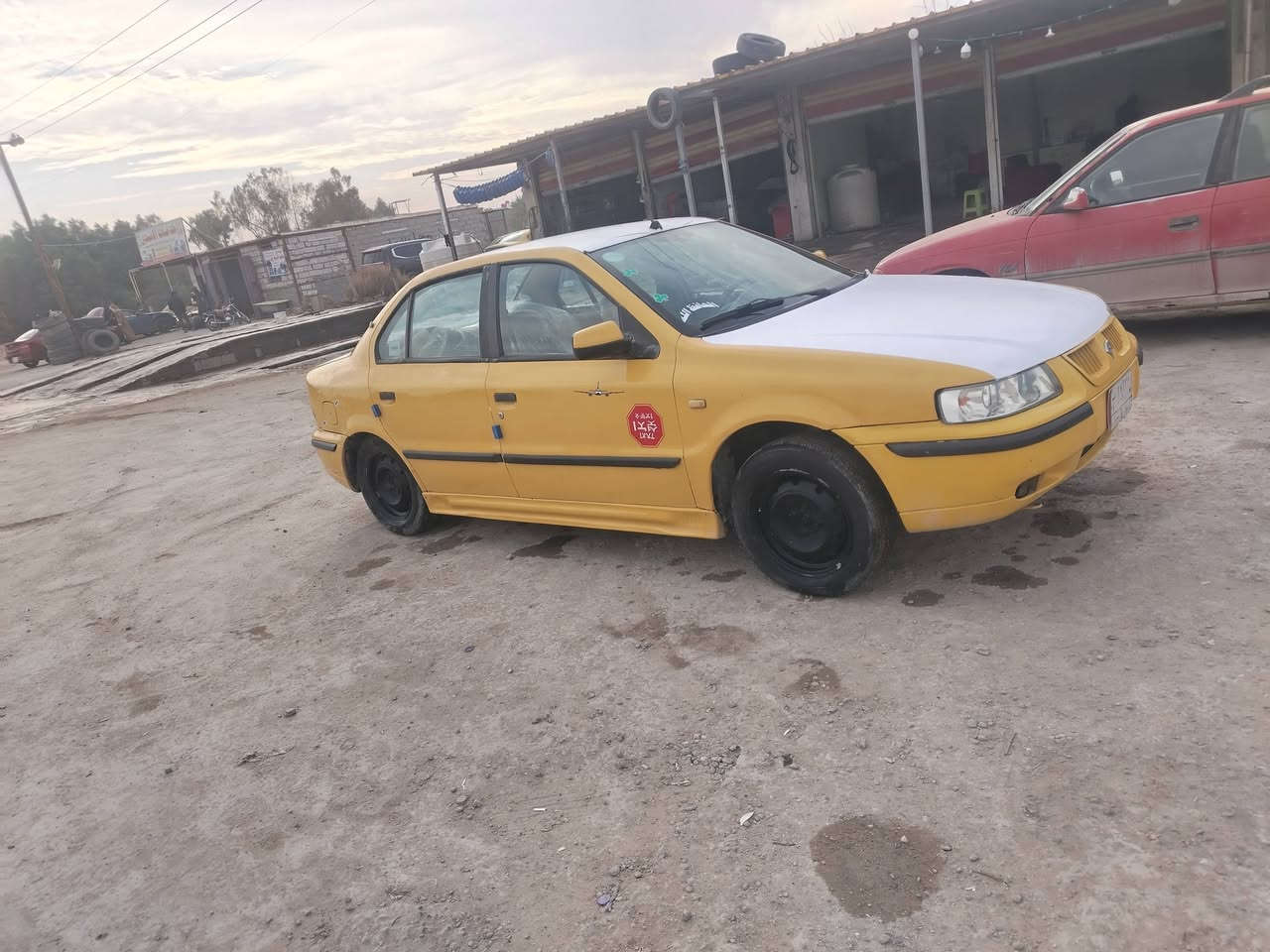 السلام عليكم لبيع سمند مكين وكير حدادي تخم تاير كهربائيّ تبريد وتفه سيار جاهز وخير من الله مكفول من حادث سيار شرط لمدور سعر 27 مكان سيار كربلاء 
***********
