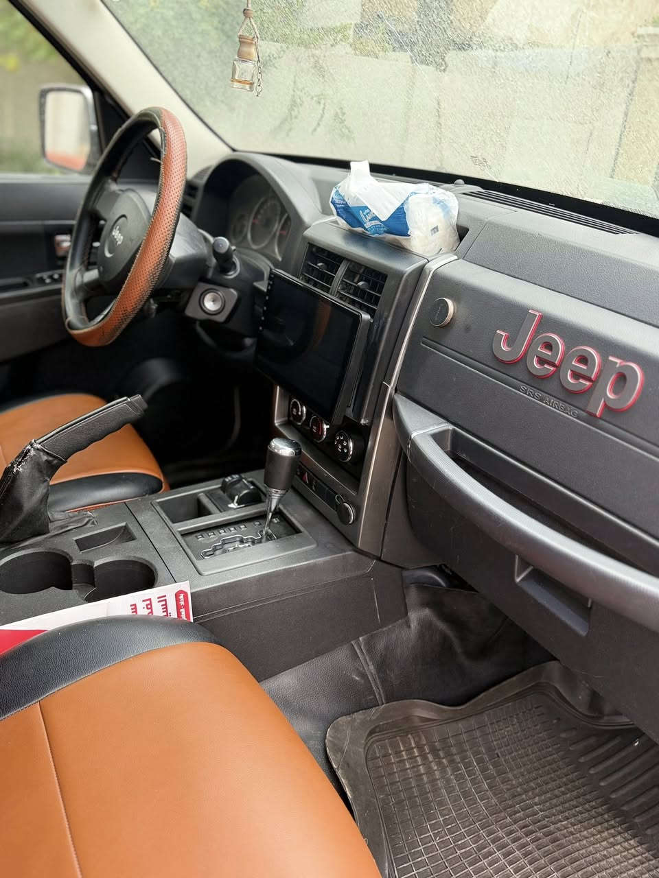 السلام عليكم جيب لبرتي ٢٠١٠نظيفه جدا محرك جيد جدا كير اتو جيد جدا تخم تاير صدر جديد رقم اربيل تحويل آو وكاله السعر ١١$وبيها مجال العنوان بغداد اليرموك وأي استفسار هذا رقمي ***********
