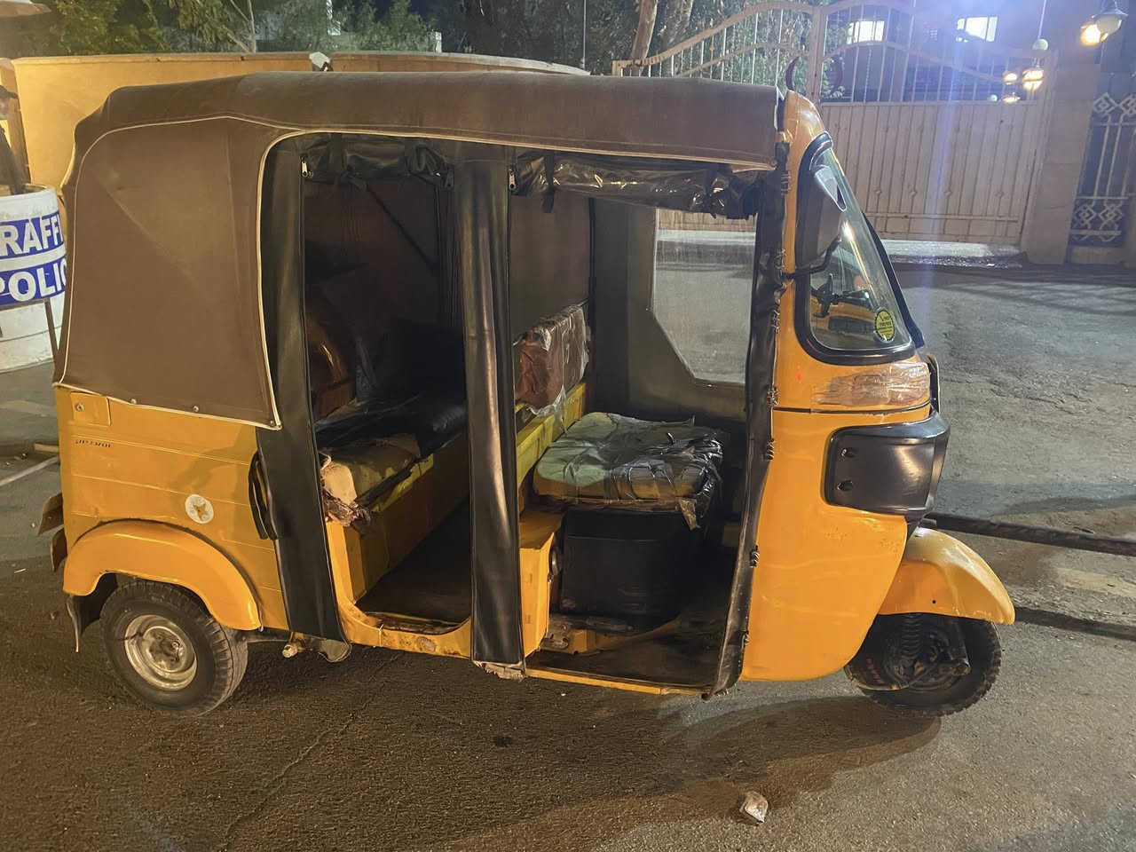 سلام عليكم تكتك للبيع موديل 2020الصور كدامكم واضحه استفسار اتصل بالرقم ***********
