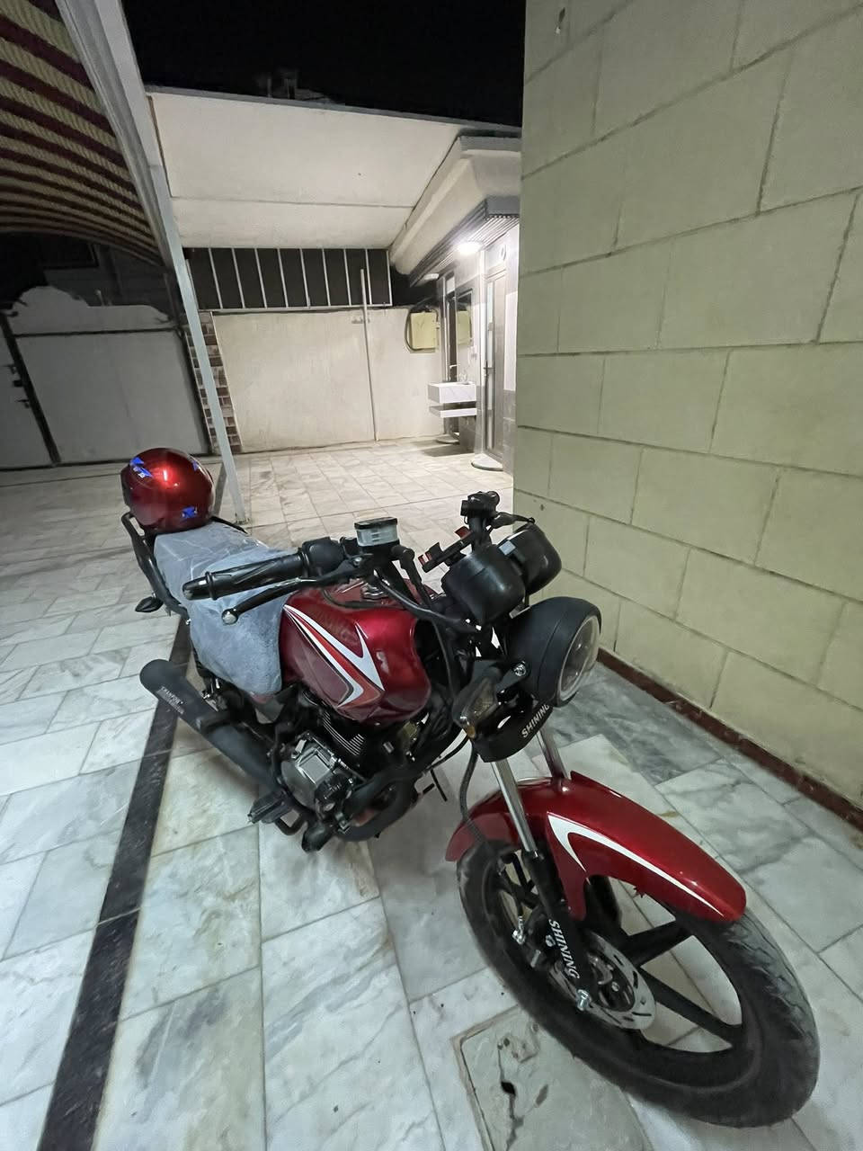 السلام عليكم 
شاينك 2024 
جهازه نضافه 100 
ما صارله هواي من طالعه من الوكيل 
دراجه تجدح بعدهي 
محركه أنطيك تراي  بي للحله كبسه وحده 130 وعلي 
ادير دهن كله امزويل وعلي الدراجه ناعمه حيل 
للبيع ب900 وبيه مجال للشراي ***********
