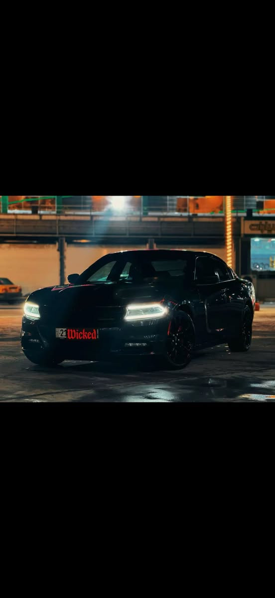 جارجر 2017 وارد كندي كفاله عامه وبس بيها شخط مثل ما مبين ب صوره ، سياره نضيفه وحيل حلوه ، مواصفاتها ، حساسات خلفيه شاشه  كبيره  عينه 260km و بيها تنته  ، وتخم تايرات جديد ومدخلها صيانه للمحرك وكلشي جديد بيها تأخذها جاهزه رايدها ب 215 وبيها مجال بسيط 

*********** مكانها بالبصره
