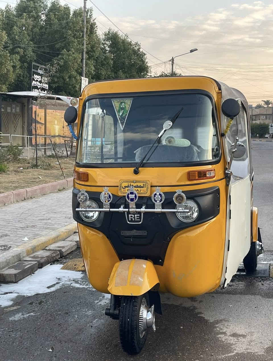 السلام عليكم من رخصة الادمن تكتك 22شهر ال10 تكتك كفاله ماعده شخط بلغد التكتك رقم ومن سنوية تكتك بعده زيرو تجي وتشوف بعينك الموشراي لايتصل ويتعبني ***********
