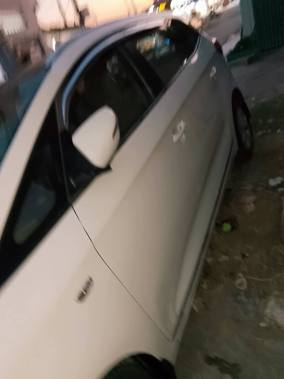 السلام عليكم كيا كارينز موديل 2015خليجي محرك2000فول مواصفات كامرة شاشة اندرويد قطعتين تبريد تحكمات استيرن ثلاث انضمة قيادة اشاير مري مري شفط بانوراما نضام ترحيب السعر 135(***********)مكان السيارة بغداد
