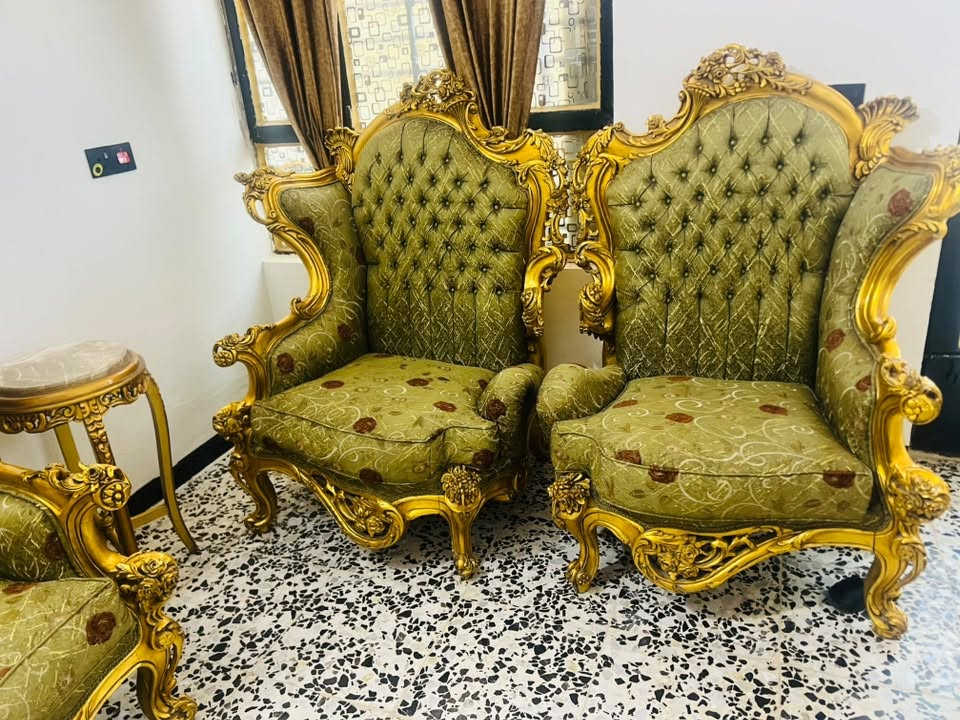 تم اعادت النشر بسبب الوعود الكاذبه تخم ١٠مقعد مصري دمياطي مع فاترينه وسيت طبلات كلهن ب ٩٥٠مكاني مدينت الصدر واتساب ***********

