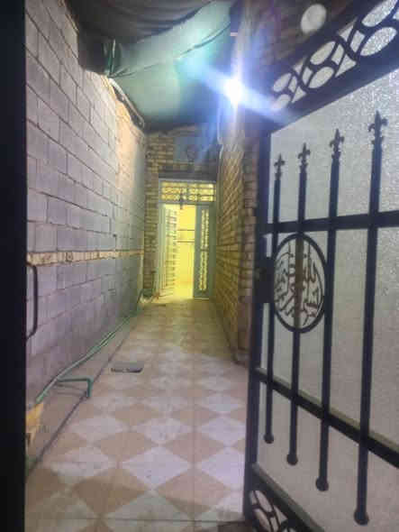 متوفر الان بيت #للايجار 
موقعه الديوانية #حي_الزيتون_شارع_30  
شارع السبيس العريض الي بصف شقق الزيتون 
يحتوي علئ غرفه نوم وصاله ومطبخ واستقبال  وصحيات وطارمه البيت نضيف ومرتب 

#ايجاره_250_الف
للاستفسار اكثر 
#واتساب_اتصال_***********
أو مراجعه مكتب السند للعقار الكائن في الجزائر شارع المطاعم مقابل مدارس التفوق الاهليه
