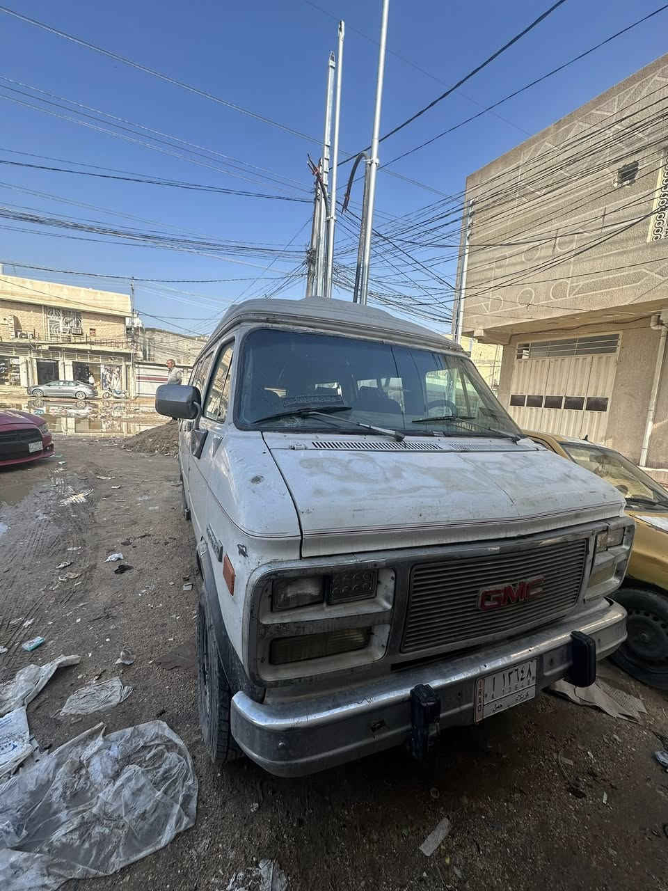 السلام عليكم ورحمة الله جمسي فان موديل 1993 سياحي رقم كربلاء حمل بلاديه كلها ماعدا المحرك والكير محور في في تي 3000 رياضي كير عادي والباقي كله بلادي غرفتها وكشناتها القلاب والكشن السرير وصاجياتها بدون اي نقص وينرادلها فقط تنظيف لانه متروكه وكهربائياتها كلها شغاله وتراي السياره حلو وإعادة النشر هذا بسبب اللي يواعد وميجي وايضاً بسبب انشغالي بالدوام عالعموم السعر 35 للاتصال *********** اخوان اذا شراي احطك بعيوني تعال كلبها واقتنع اما اذا موشراي فماداعي تواعد الناس ومتجي وحياكم الله
