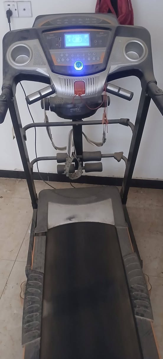 السلام عليكم 
للبيع كاونتر تركي فصال+ مرشحه+ فرن كهربائي اسباني+ سبلت توسوت2 طن+ جهاز جري+ طباخ سطحي 5 عيون المواد بحالة جيده مكاني اليرموك حي الداخليه للاستفسار الاتصال على الرقم *********** متوفر وات ساب
