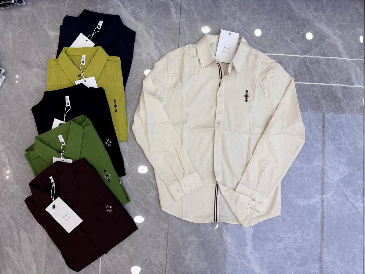 قميص خامه للن درجه اولى 
قياس من L-XL-XXL-3XL-4XL
العنوان الكًوت سوق روؤف خلف مطعم صادق الجصاني 
الطلب /***********
@أبرز المعجبين
#الكوت
‎#شارع_الف_عافيه
