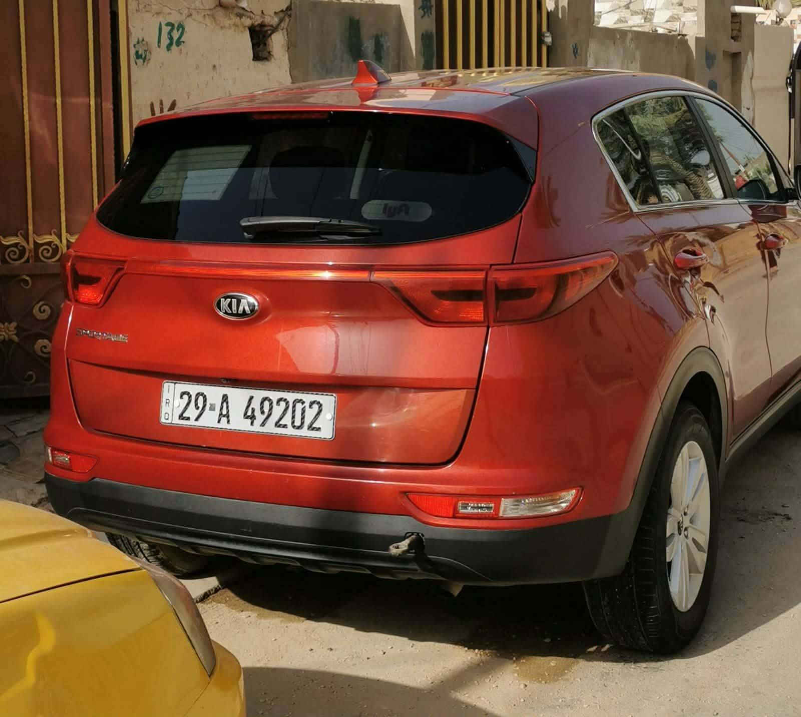 سبورتج امريكي ٢٠١٨
حادثها موضح بالصور والسونار نفسه ماعدى دحجه بسيطه شبر  بالباب الخلفي جهة السايق 
شاشة تحكم ستيرن مانع انزلاق 
فور ويل بلوتوث كاميرا دواره 
ماشيه ١٧٠ km
رقم واسط الجديد سنويه ساقطة 
السيارة نضيفه واحلى من الصور 
السعر ١٤٧ وبيها مجال للطيبين 
مكاني الديوانية حي المعلمين 
***********
