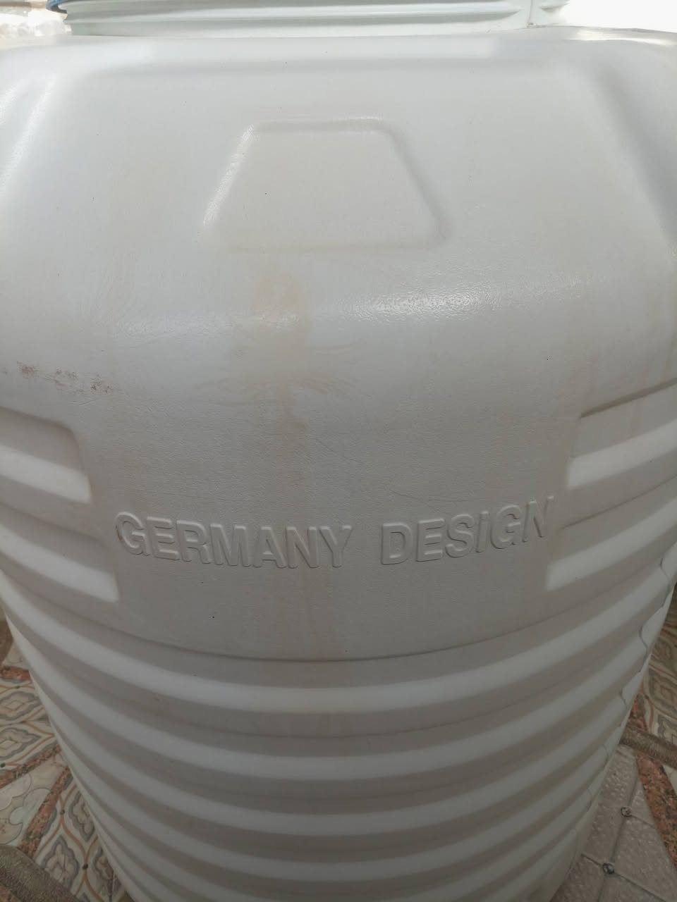 خزان ماء نص طن الماني نوع السلطان مال كويت نظيف جدا ابيض اللون درجه اولى السعر ٦٥ مجال قليل العنوان البصره مطيحه مناوي لجم رقم الموبايل ***********
