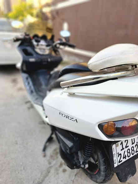 السلام عليكم دراجة فورزة 06 للبيع 
الدراجة رقم اجنبي شرط التحويل السنوية لل28
مكينة 250cc شرط ما مفتوحة ونظيفة بشرط
الدراجة عمية بلاد 
نضام abs 
لايت زينون 
شاحنه +استاند موبايل 
كزوز اصلي كاتم 
مري نيكل 
كلها شغالة بشرط
كلجات جديدة امامي وخلفي 
سرعتها 160
السعر 1750000
العنوان موصل 
للتواصل ***********
