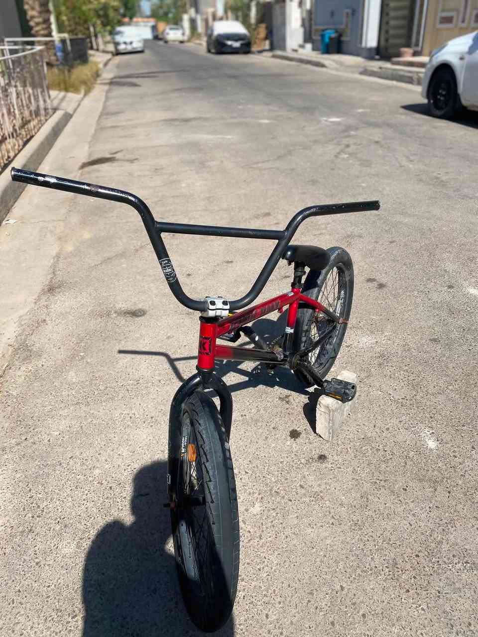 بايسكل BMX للبيع

البايسكل اصلي 
كلشي مابي 
الباسكل حاوي 
الباسكل اخبل مال حركات 
رايدة ١٠٠ وبي مجال 
الي يريدة يراسلني علئ هذا الرقم
***********
