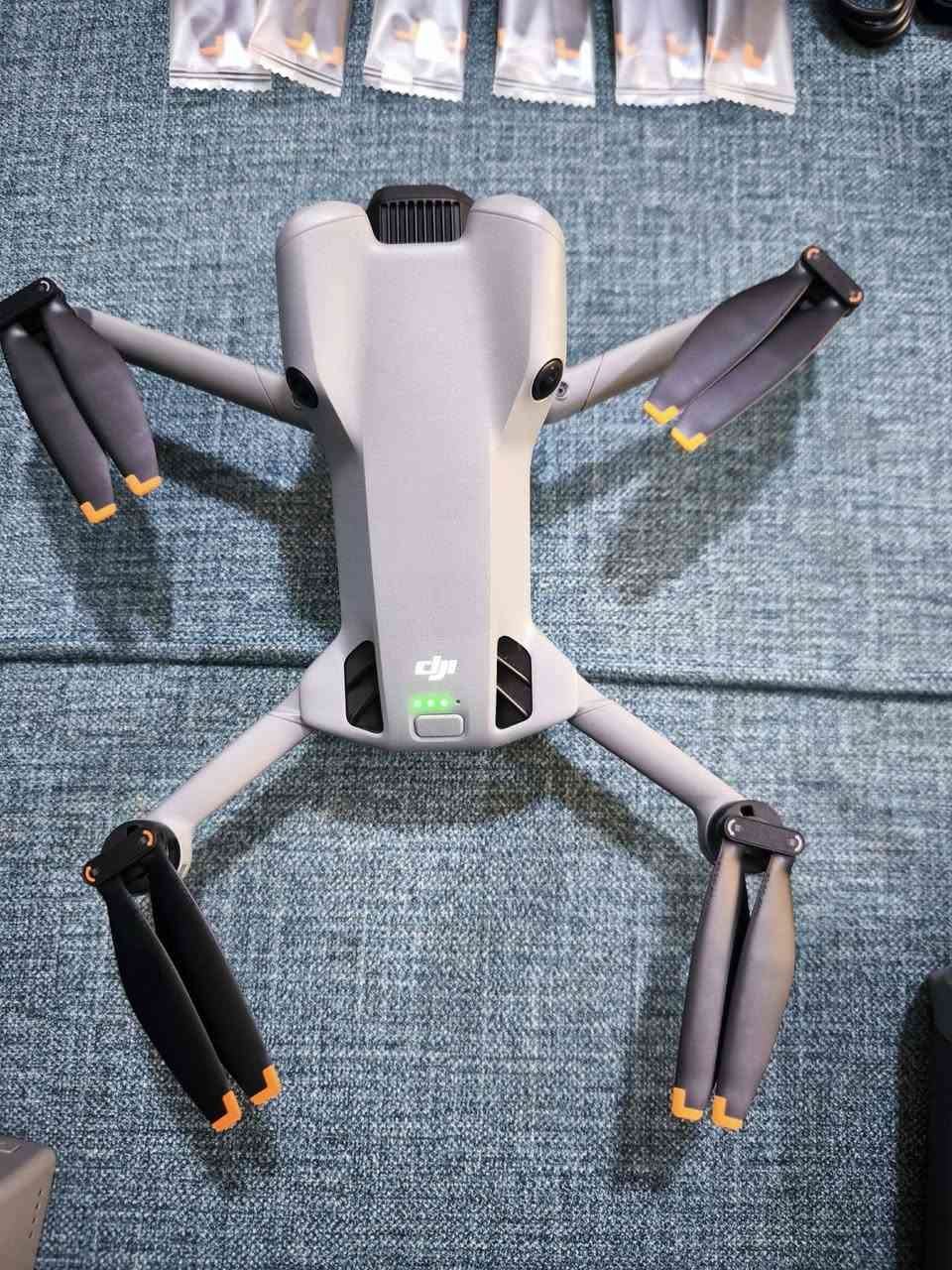 Dji mini5 pro
Combo
٢ مرة مشطغلة
سعر ١١ ورقه


**إذا كنت صاحب هذا الإعلان وتريد حذفه لأي سبب، رجاءا أرسل رسالة إلى الدعم الفني**