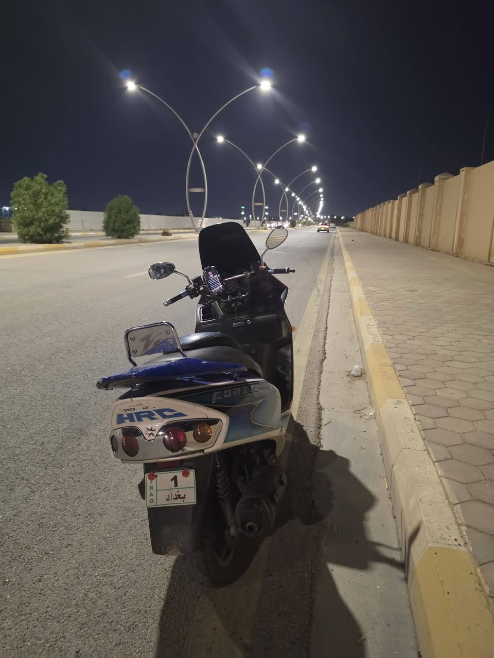 السلام عليكم
للبيع دراجة هوندا فورزه 06 .
نضافه مثل مموضح بالصور شلعة ومعدل فووول دراجة حلوه مال جناي .
جيب فيتر وافحصها وشتريد اني حاضر السعر (850 الف) وبيه مجال .
للاستفسار الاتصال على الرقم 
***********
