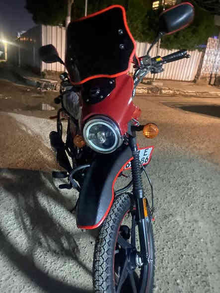 سلام عليكم دايون 2023شهر 8مرقمه رقم بغداد بسمي داخله هزه جديده دراجه خير من الله نكره سلف محرك مكفول كفاله عامه مثل ما شوف بل صوره كهربائيات كلها شغالة دراجه مال جناي المكان بغداد حي جهاد السعر 2700 وبيهة مجال الرقم ***********
