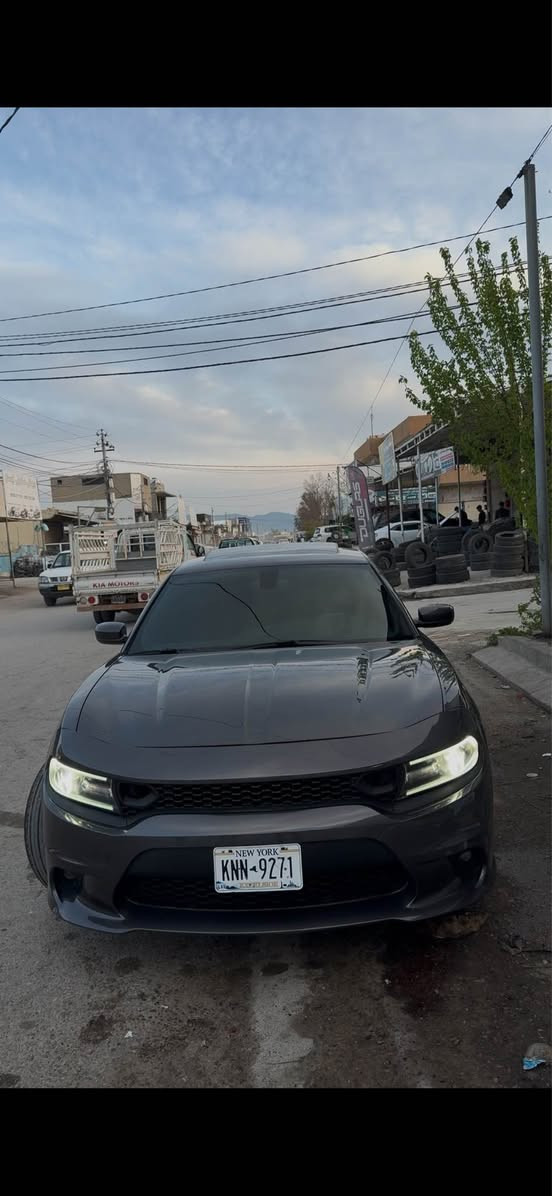 Dodge Charger SXT 2016
سەیارەکە براوەیە دووبەی کامل مەسرەف کراوە قەپاخ سەری کراوەتەوە بەشەرت دەیفرۆشم گیرو مەکینە کارەبای بەشەرت نرخ-٨٧$ شتیک مەجال 
***********//*********** رانية, السليمانية
